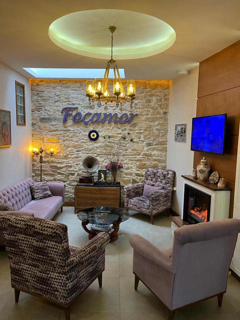 Focamor Otel Yenifoca Buitenkant foto