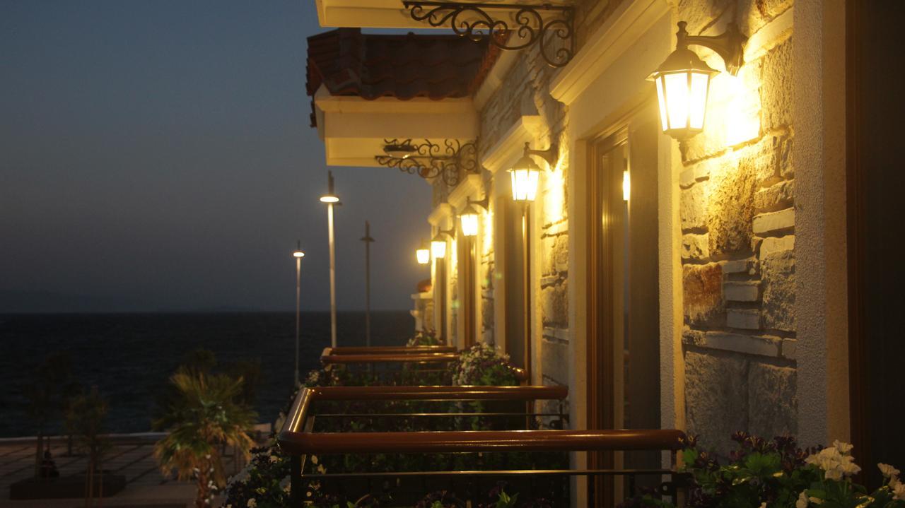 Focamor Otel Yenifoca Buitenkant foto