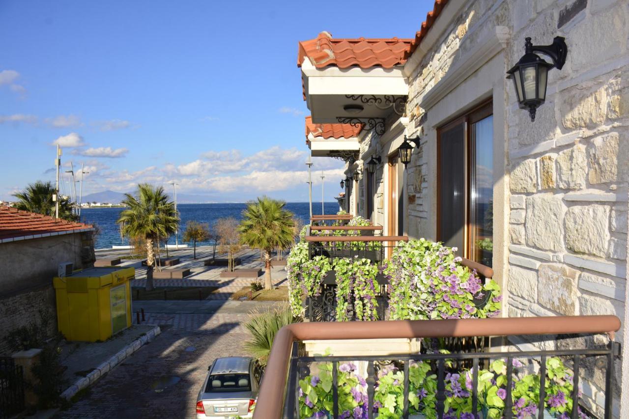 Focamor Otel Yenifoca Buitenkant foto