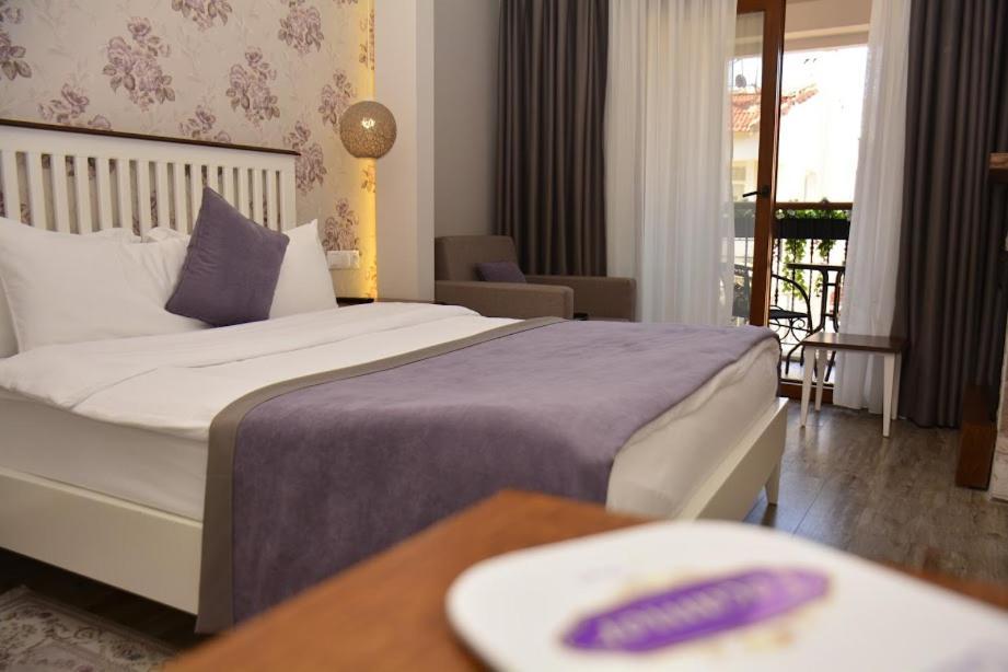 Focamor Otel Yenifoca Buitenkant foto